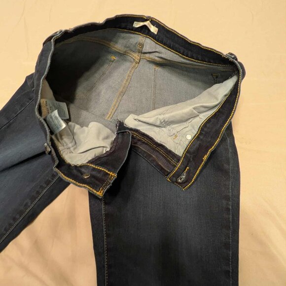 Levi's 311 Shaping Skinny Jeans  Womens 30x30 Dark Wash Blue Pullon Denim - EUC - Picture 4 of 13